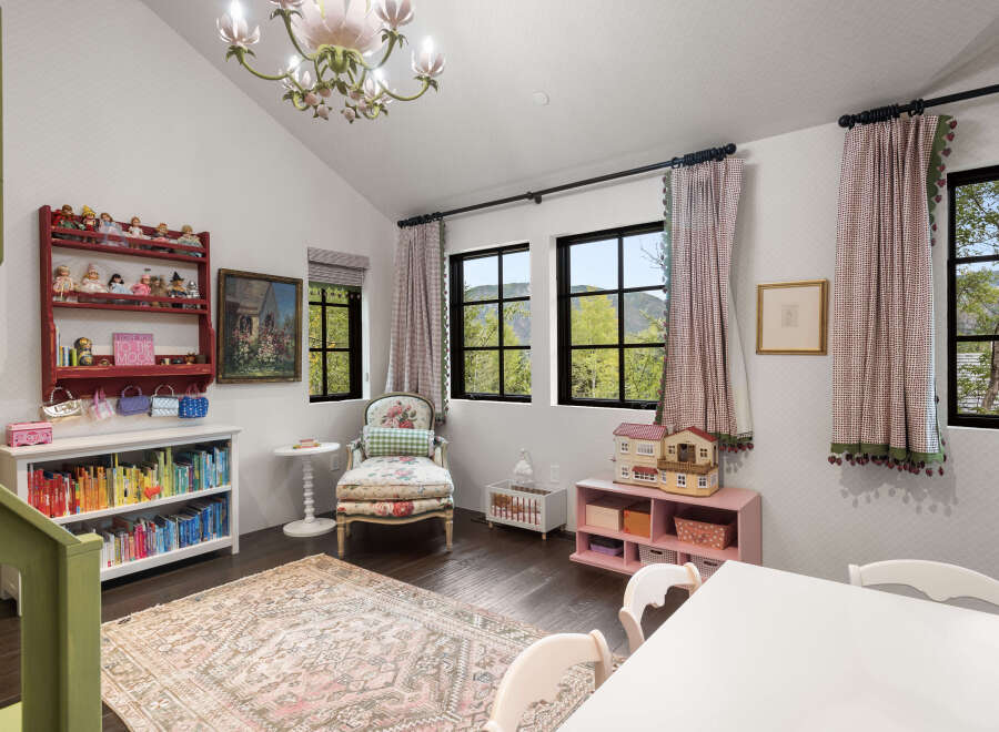 Step into a whimsical children's room, perfect for imaginative play and cozy relaxation.
