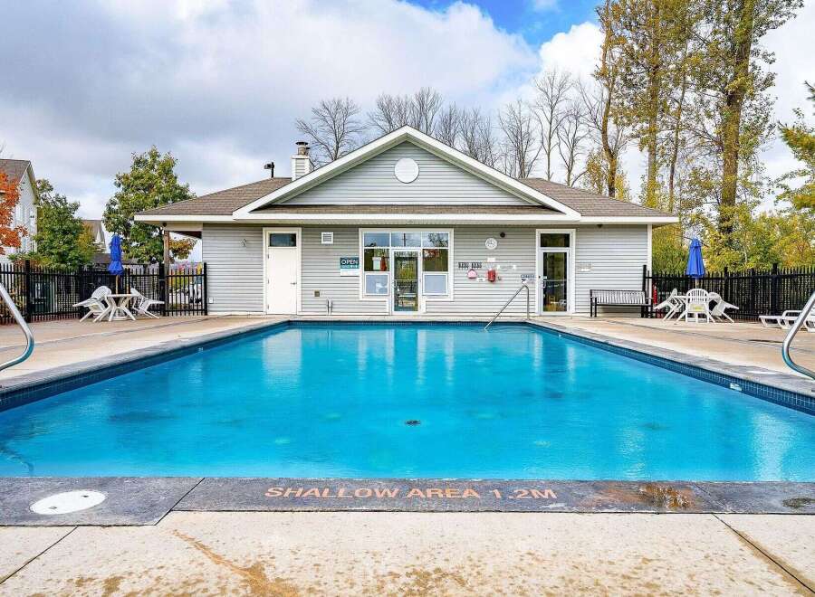 Enjoy a refreshing dip in this inviting community pool! This property boasts a well-maintained pool area, perfect for relaxation and recreation.