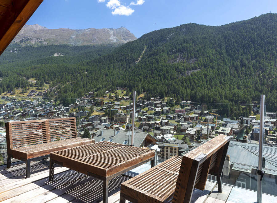 Enjoy breathtaking mountain views from this stunning property.