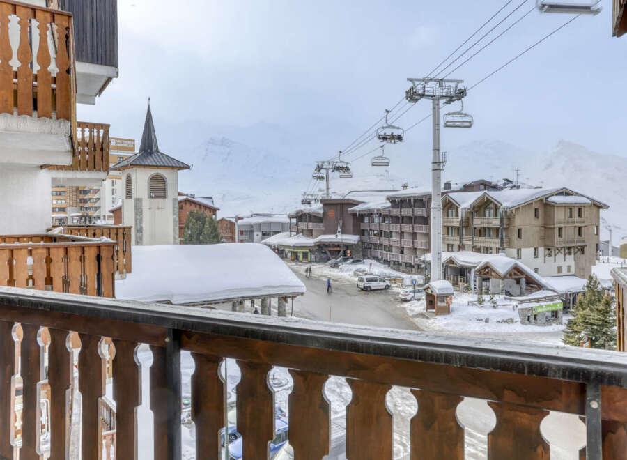 Enjoy breathtaking mountain views from this cozy property.