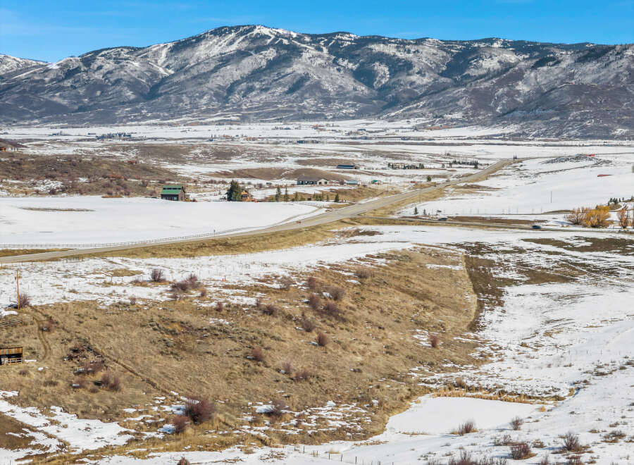 Discover the tranquility of this stunning property nestled in a picturesque mountain landscape.