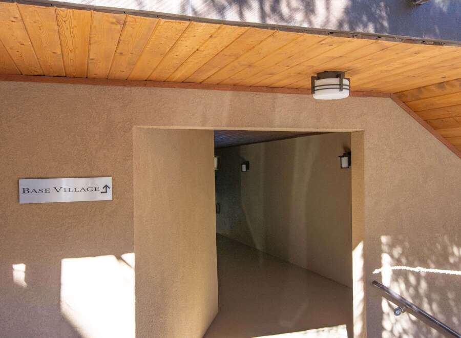 Discover the charm of this property, featuring a welcoming entrance that leads to a well-lit interior.