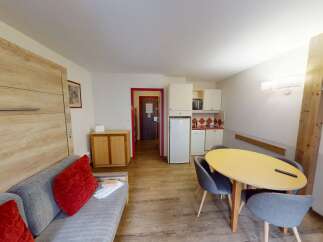 Discover this cozy apartment, perfect for a comfortable stay.