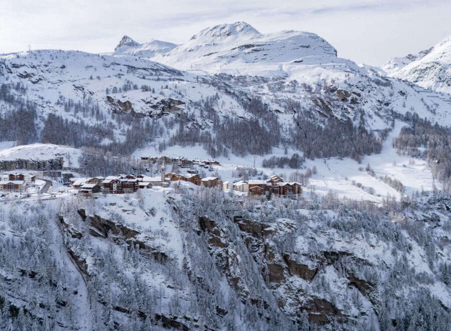 Apartment in Courchevel - Image 2