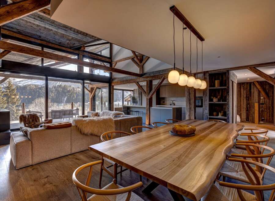 Experience luxury living in this stunning property, featuring a spacious open-plan design and breathtaking mountain views.