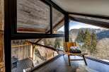 Experience the ultimate in luxury living with this stunning property, boasting breathtaking mountain views.