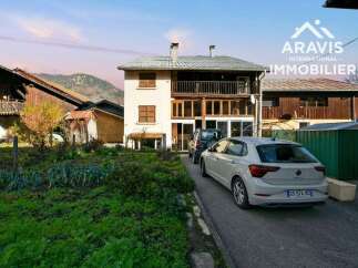 Discover this charming property, ideally located in a serene setting.