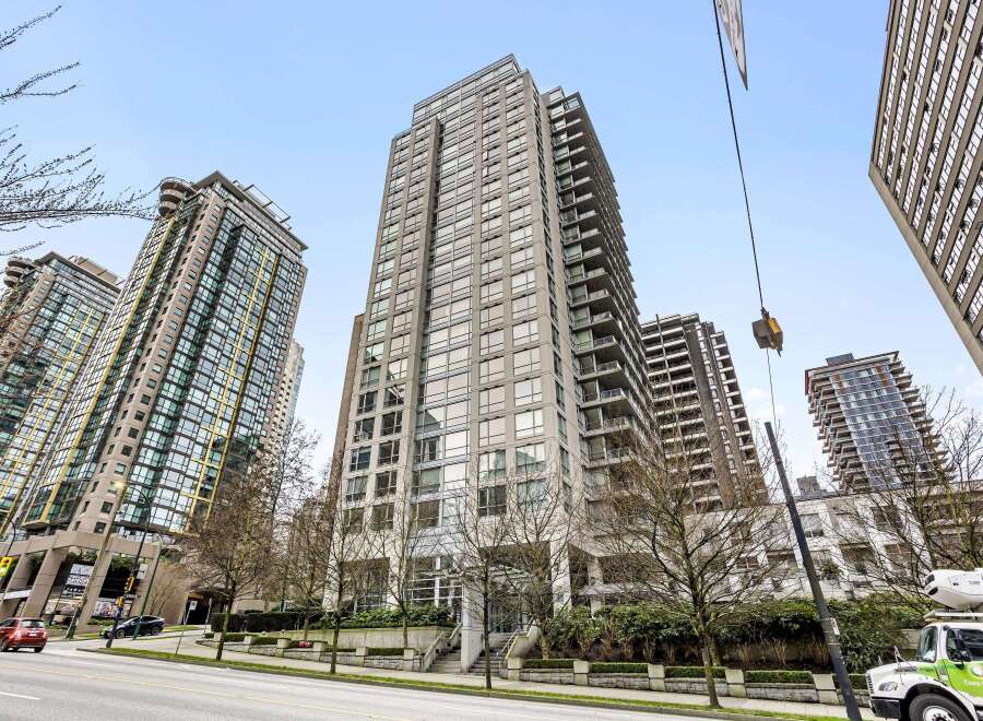 Discover luxury living in this stunning high-rise building.