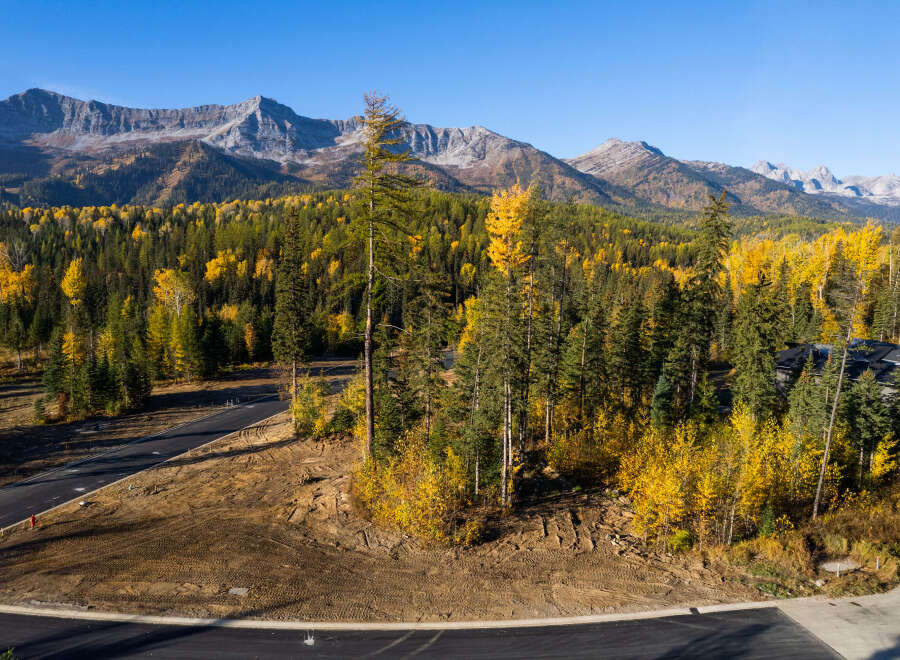 Discover the beauty of mountain living with this stunning property.