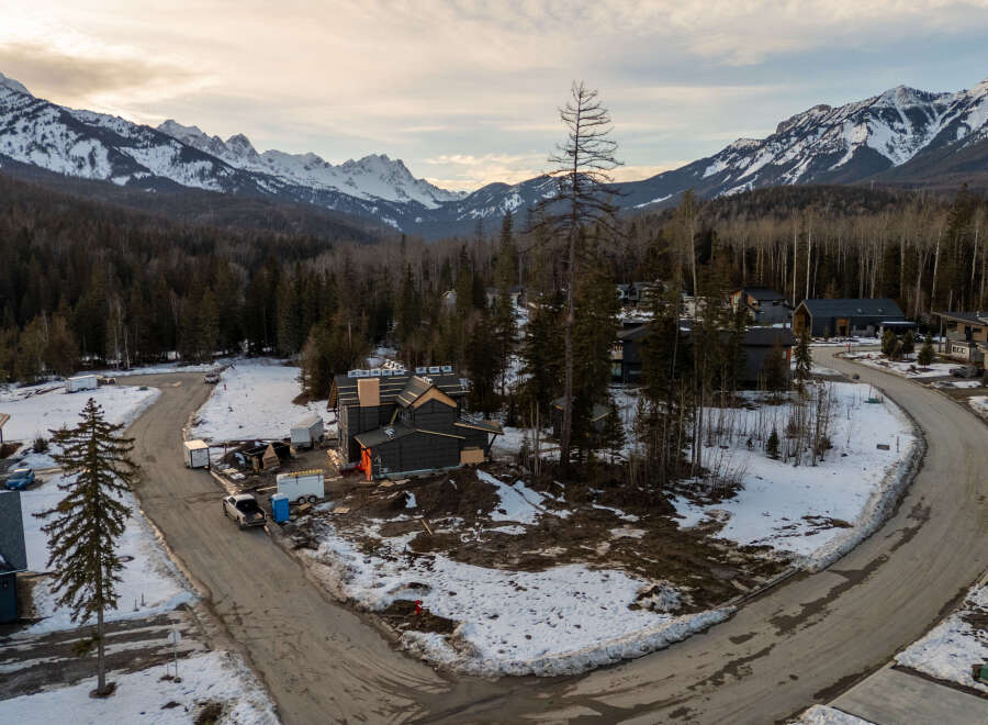 Nestled amidst the stunning backdrop of snow-capped mountains and lush forests, this property offers a unique blend of natural beauty and modern living.