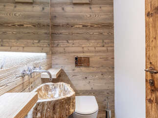 Experience rustic elegance in this stunning bathroom.