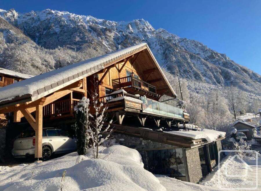 House in Mieussy - Image 3