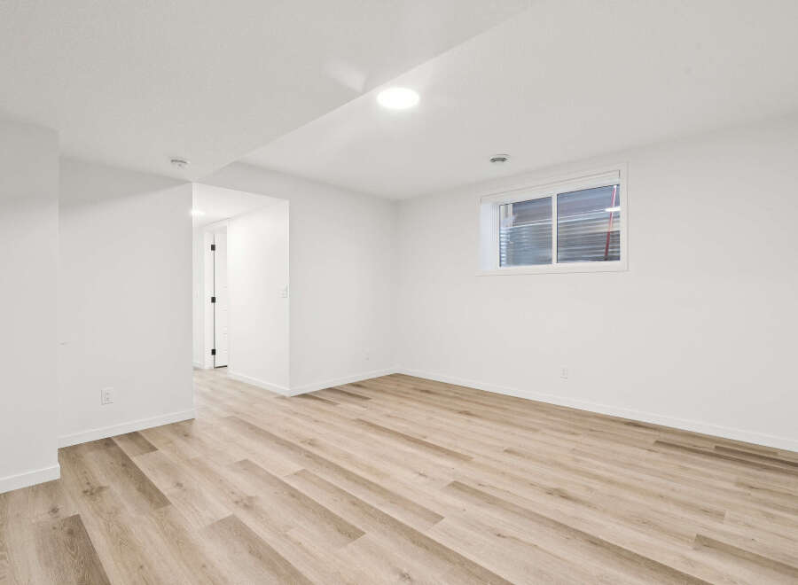 Discover the potential of this bright and airy space, perfect for a variety of uses.