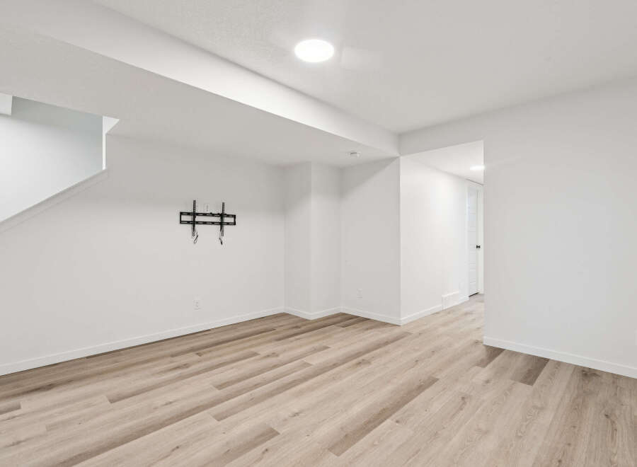 Discover the potential of this bright and airy space, perfect for creating your dream living area.