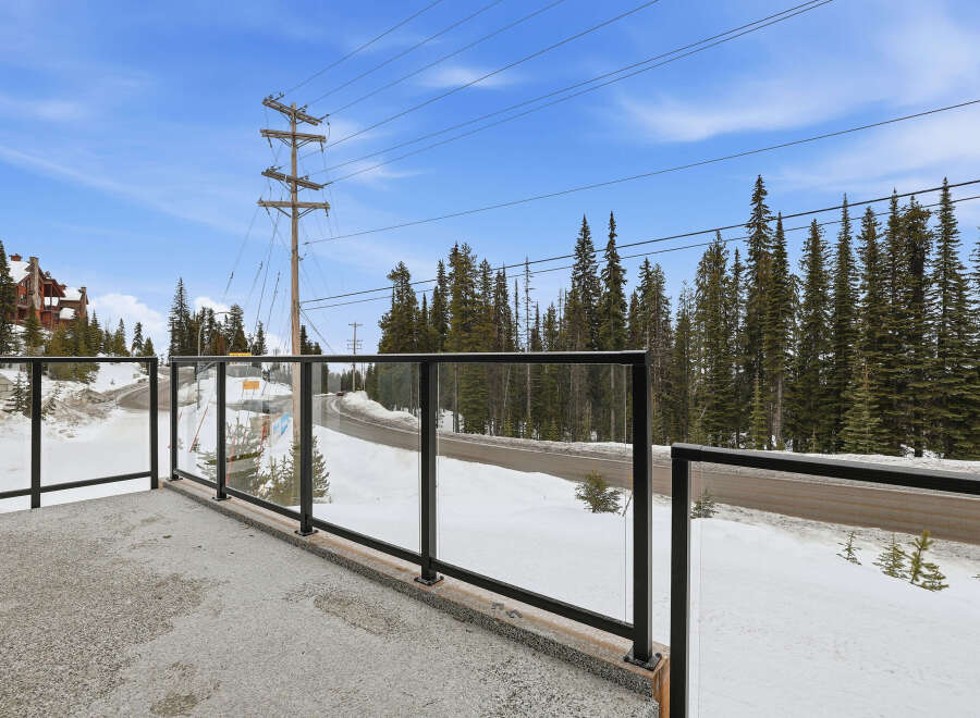 Enjoy breathtaking mountain views from this stunning property.