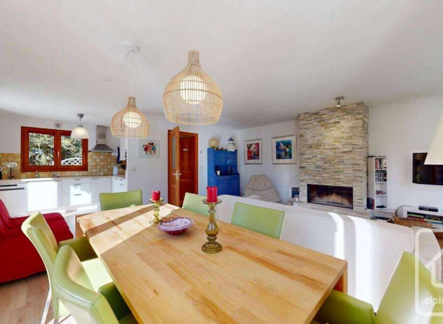 Discover the charm of this inviting property, featuring a spacious living area perfect for gatherings.
