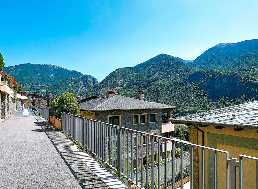 Discover the charm of this stunning property nestled in a picturesque mountain setting.