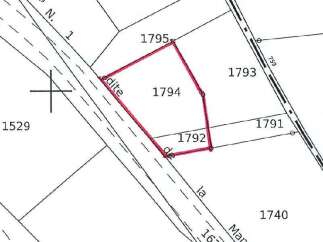 Discover a prime real estate opportunity in a desirable location.