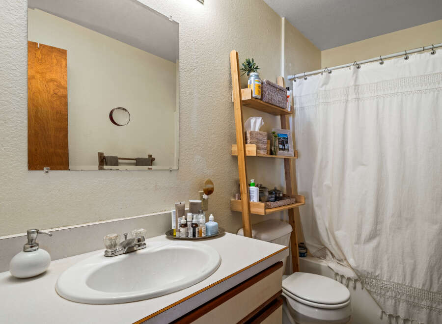This bathroom features a clean and functional design, perfect for everyday use.