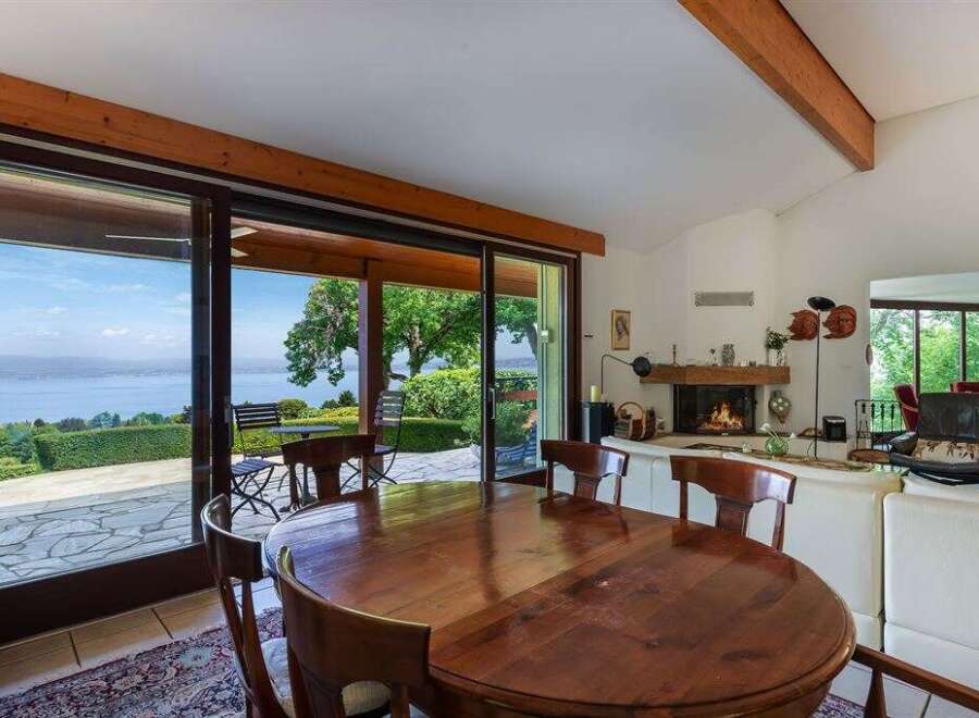 Experience luxury living with breathtaking views in this stunning property.