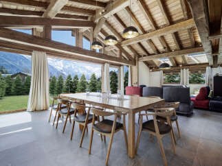 Experience luxury living in this stunning chalet, boasting breathtaking mountain views.