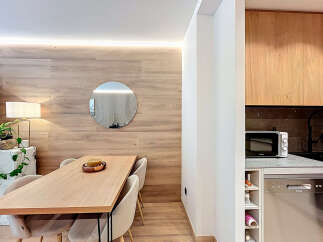 This stunning property boasts a modern open-plan design, perfect for contemporary living.