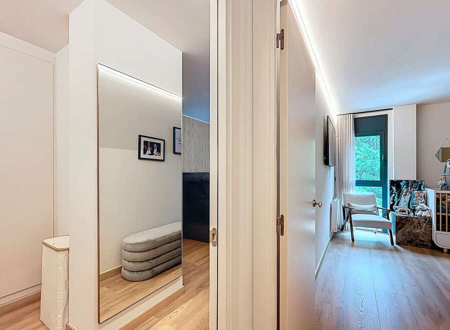 Step into this stylish and modern property, featuring a beautifully designed interior.