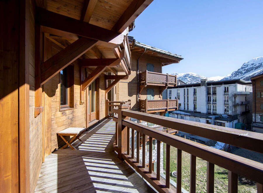 Experience the charm of this stunning wooden chalet, perfect for a mountain getaway.