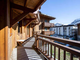 Experience the charm of this stunning wooden chalet, perfect for a mountain getaway.