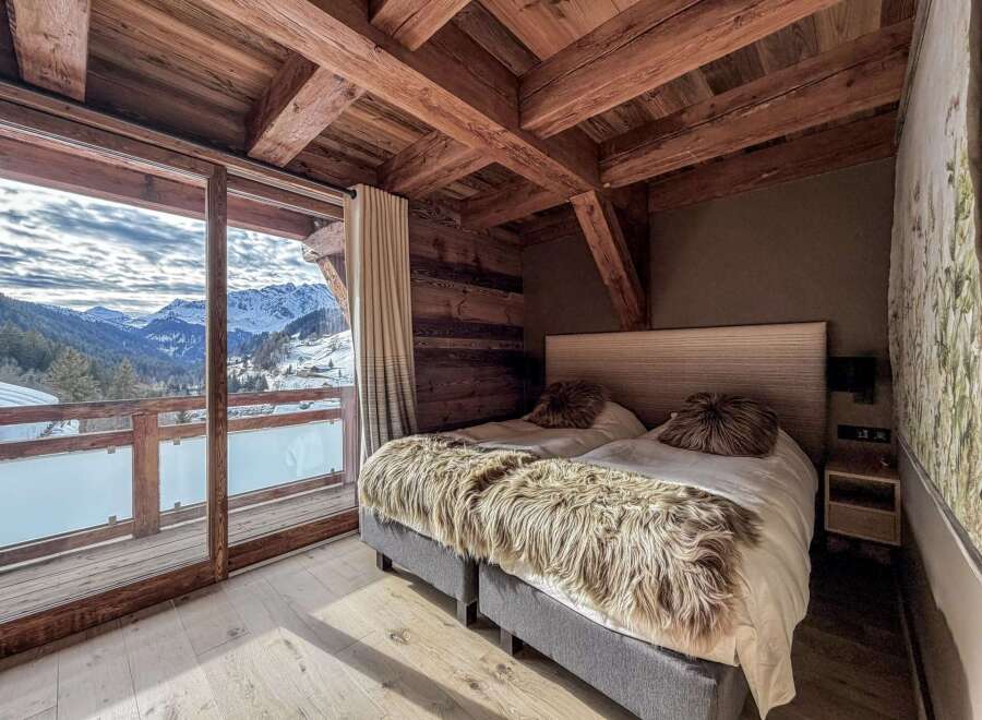 Experience the ultimate in luxury and comfort in this stunning bedroom.