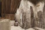 Experience the ultimate in rustic luxury with this stunning bathroom design.