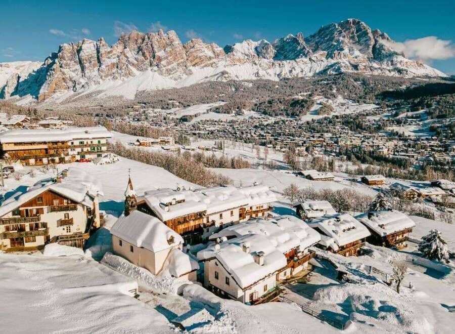 Apartment in Cortina d'Ampezzo - view 1