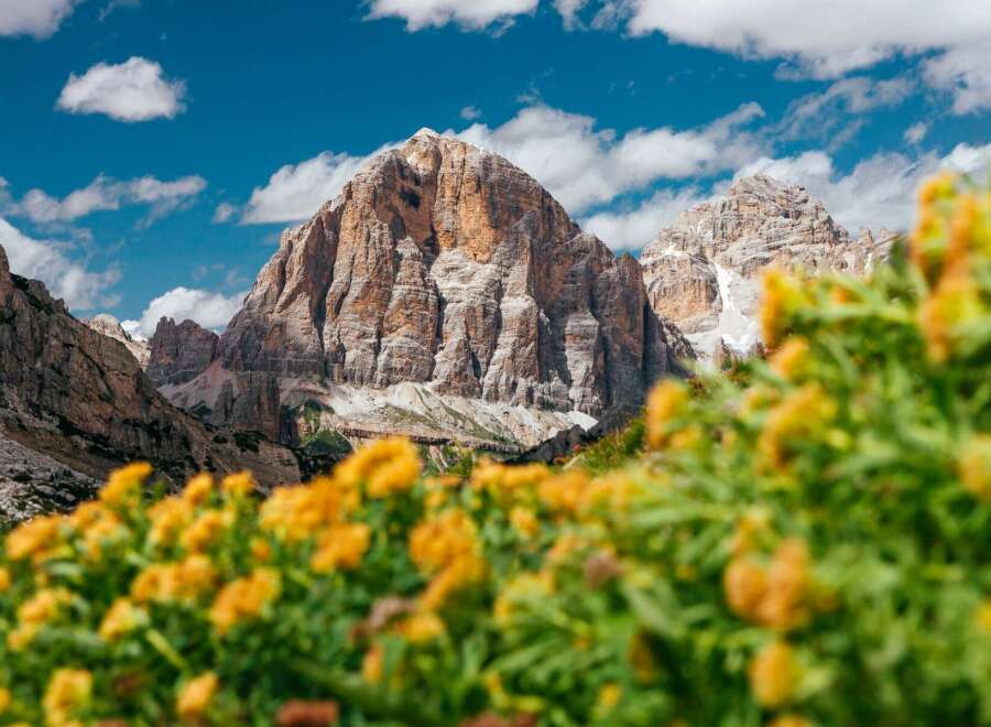 Explore the breathtaking beauty of this mountain landscape, perfect for outdoor enthusiasts and nature lovers.