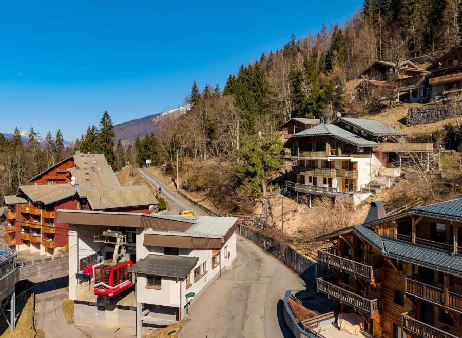 Discover the charm of this stunning property nestled in a picturesque mountain setting.