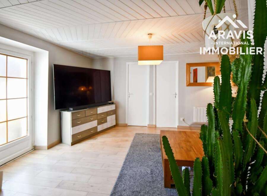 Apartment in Annecy - Image 3