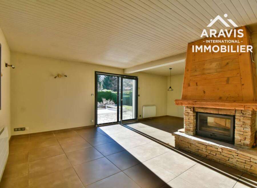 Villa in Lathuile - Image 4