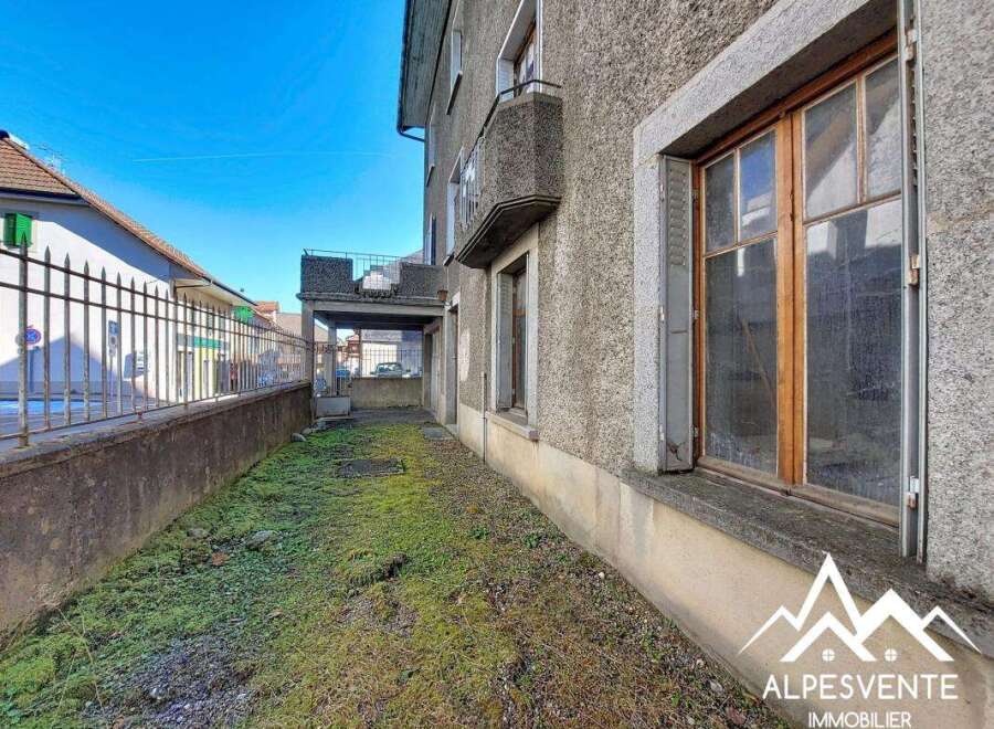 Discover this charming property, ideally located in a desirable area.