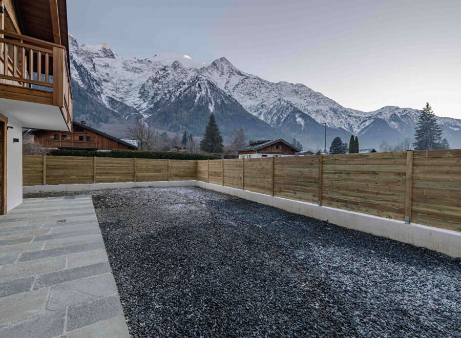 This stunning property boasts breathtaking mountain views, perfect for those seeking a serene escape.