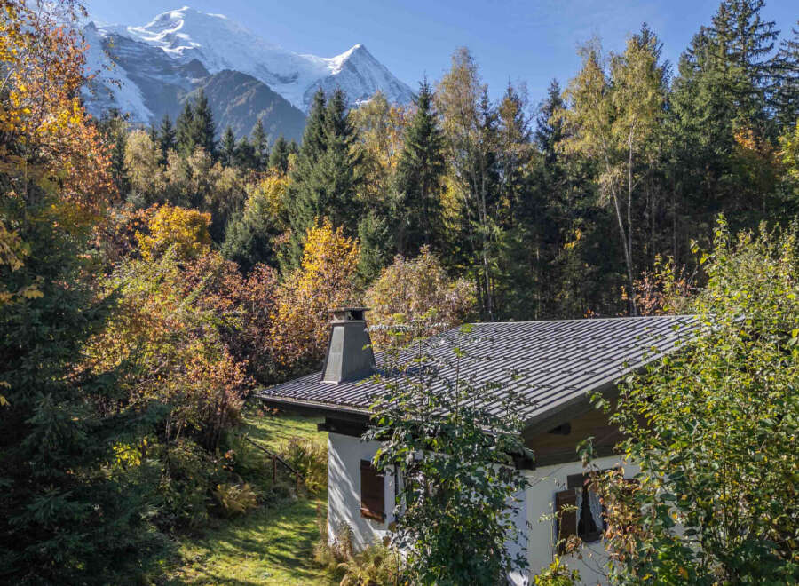 Nestled amidst the breathtaking beauty of the Alps, this charming property offers a serene escape.