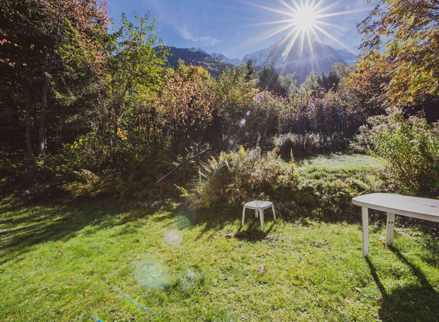 Discover a serene outdoor space perfect for relaxation and enjoyment.
