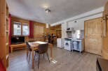Discover the charm of this cozy apartment, perfect for a mountain getaway.
