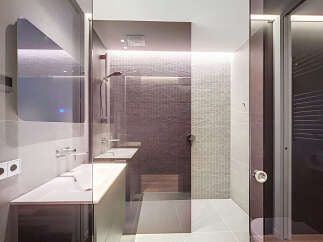Step into luxury with this modern bathroom design.