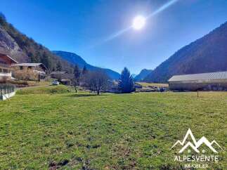 Discover this stunning property nestled in a picturesque mountain setting.