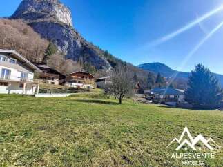 Discover your dream home nestled in the heart of the Alps! This stunning property boasts breathtaking mountain views and a serene, natural setting.