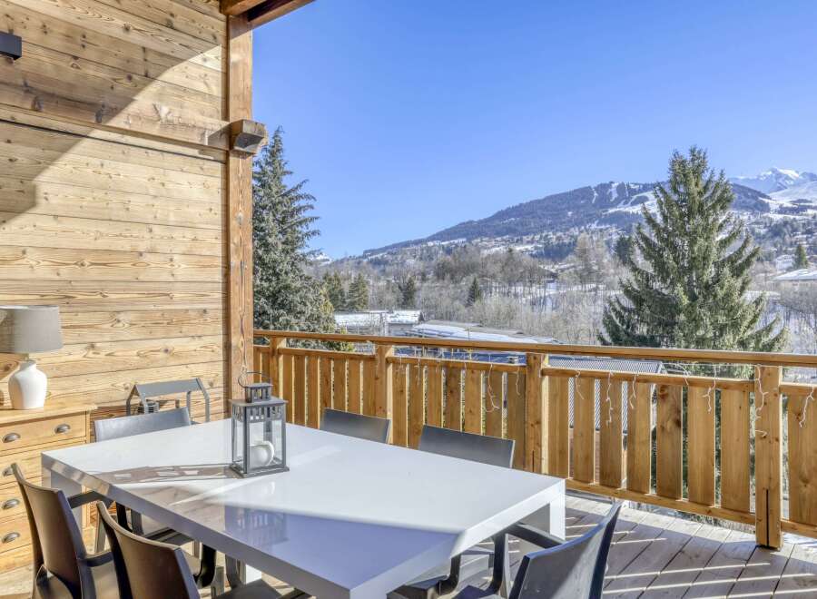 Enjoy breathtaking mountain views from this stunning property.