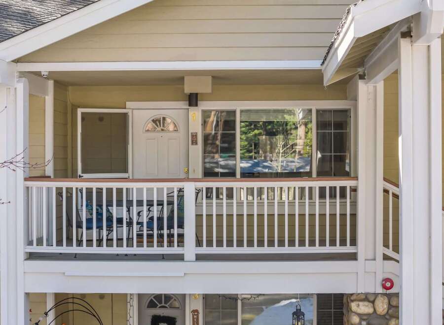 Discover the charm of this inviting property, featuring a cozy balcony perfect for enjoying the outdoors.