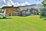 Discover a stunning chalet nestled in a picturesque mountain setting, perfect for those seeking luxury and tranquility.