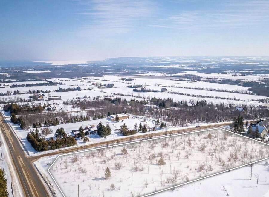 Discover the potential of this stunning property, perfect for building your dream home or investment.