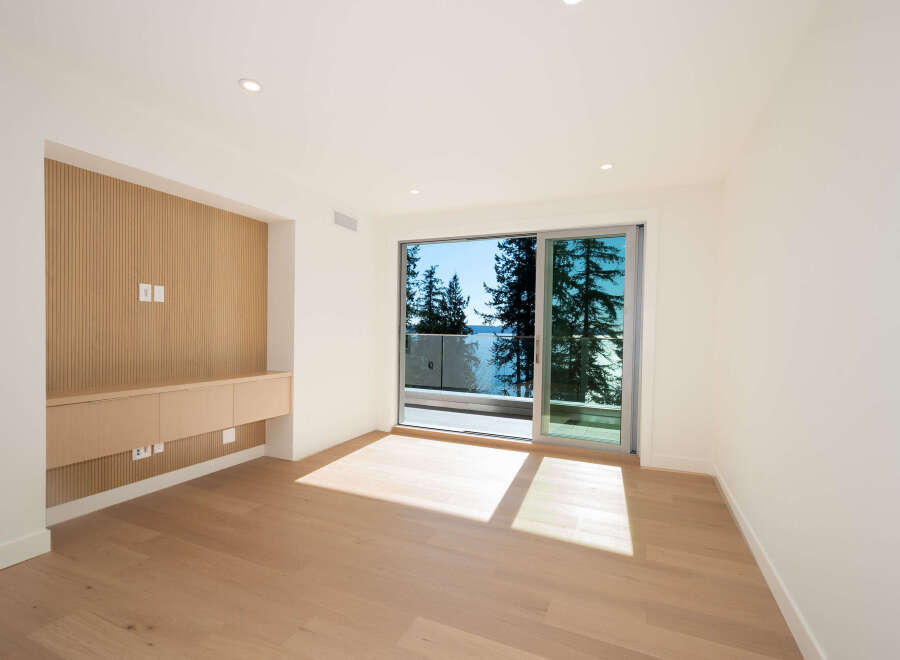 Experience luxury living in this stunning property with breathtaking views.