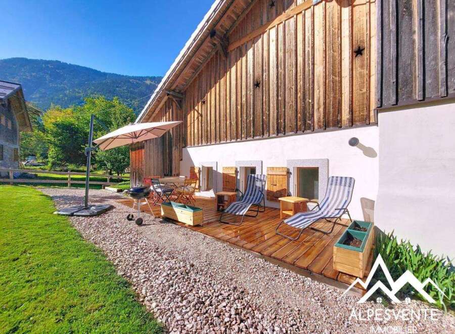 Discover the charm of this stunning property, perfect for those seeking a tranquil retreat.
